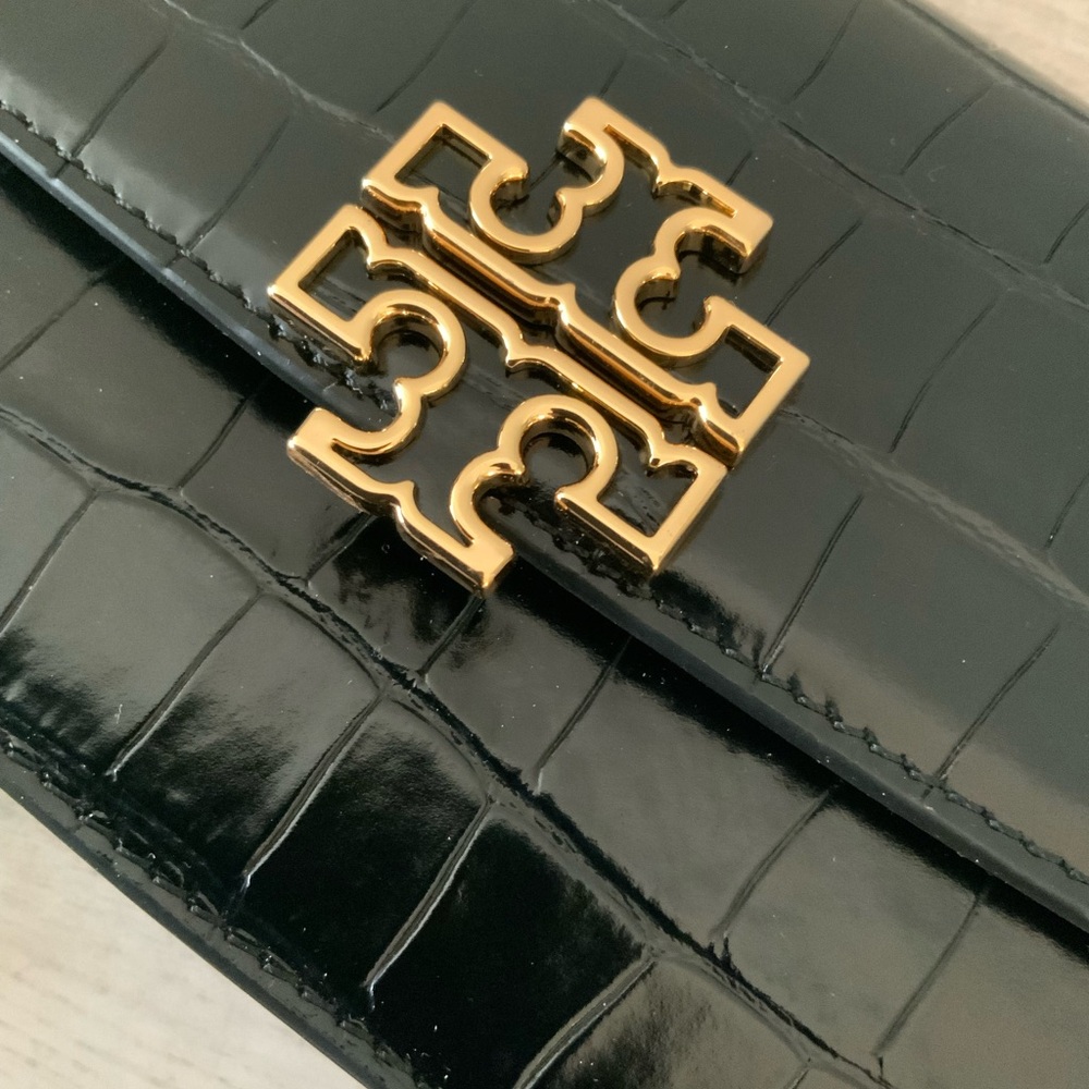 NWT TORY BURCH BRITTEN CROC EMBOSSED CROSSBODY/WALLET ON A CHAIN - Picture 7 of 13